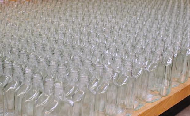 Glass Bottle Manufacturing Process 4 Steps